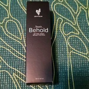 Younique Touch Behold setting spray